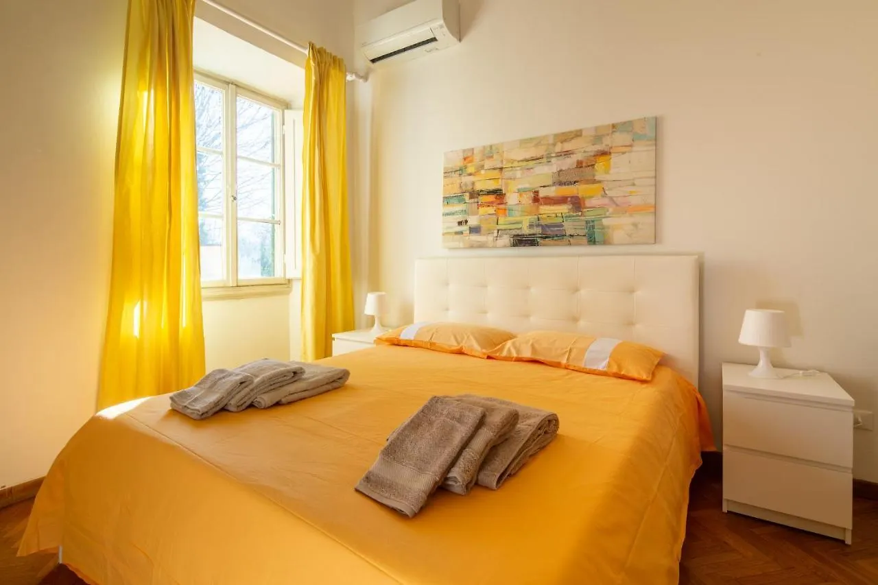 Capponi Palace Florence 0*,  Italy